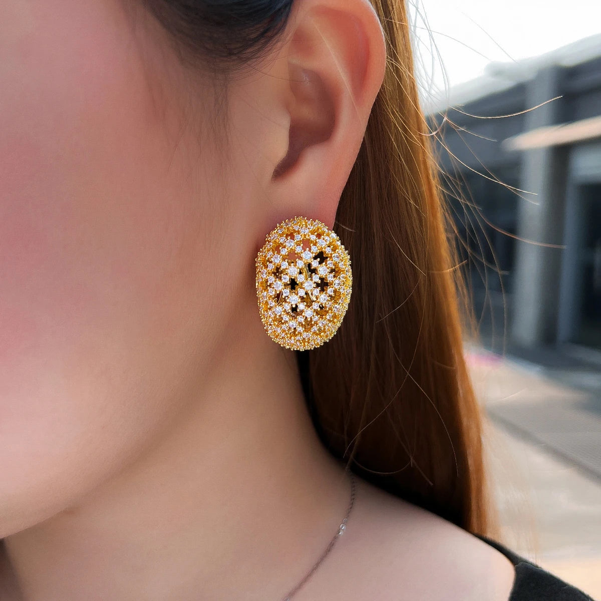 C Shape Hollow Oval Dubai Gold Plated Zirconia Paved Statement Hoop Earring for Women Evening Events Luxury Jewelry