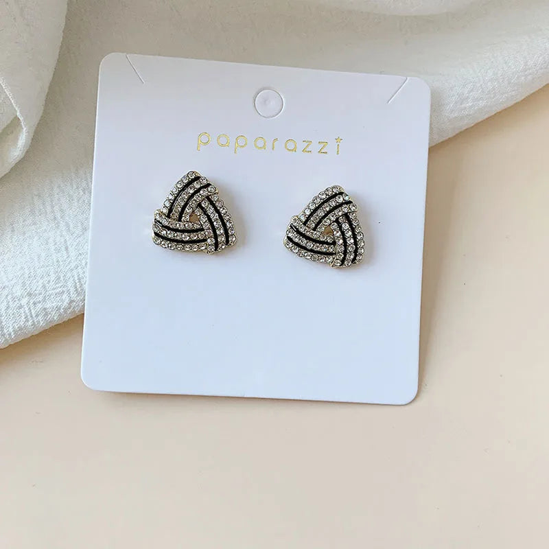 Women earring cc style ladies Vintage Black Camellia Earrings with rhinestone Fashion Earrings with Simple Bowknot Earrings