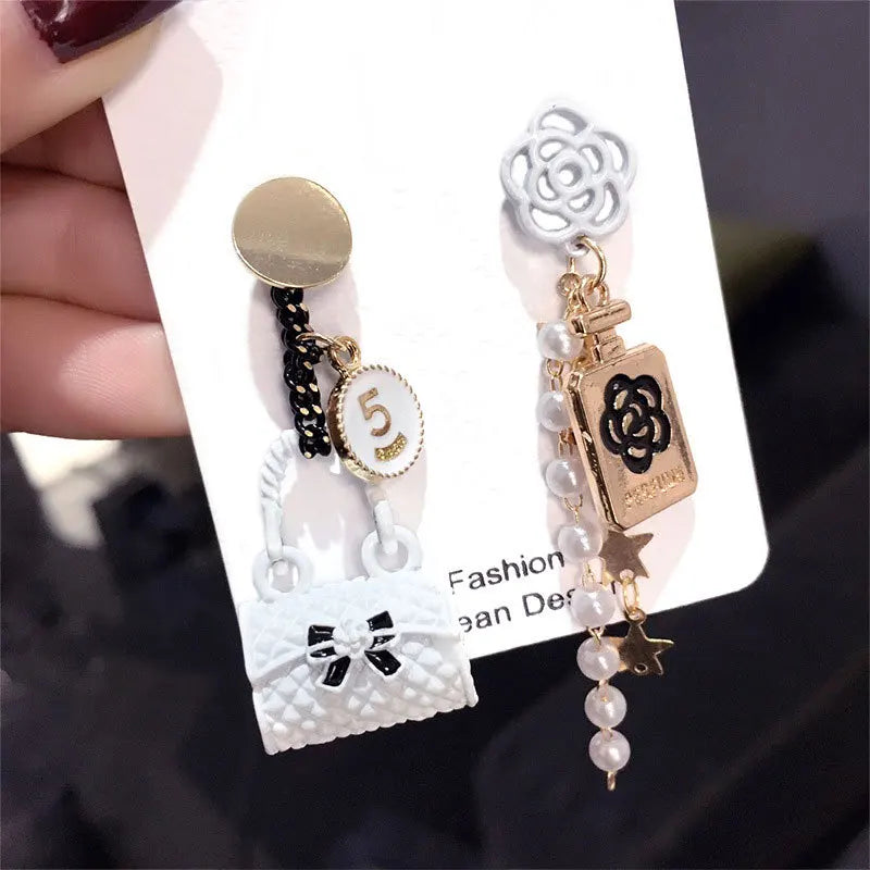 Women earring cc style ladies Vintage Black Camellia Earrings with rhinestone Fashion Earrings with Simple Bowknot Earrings