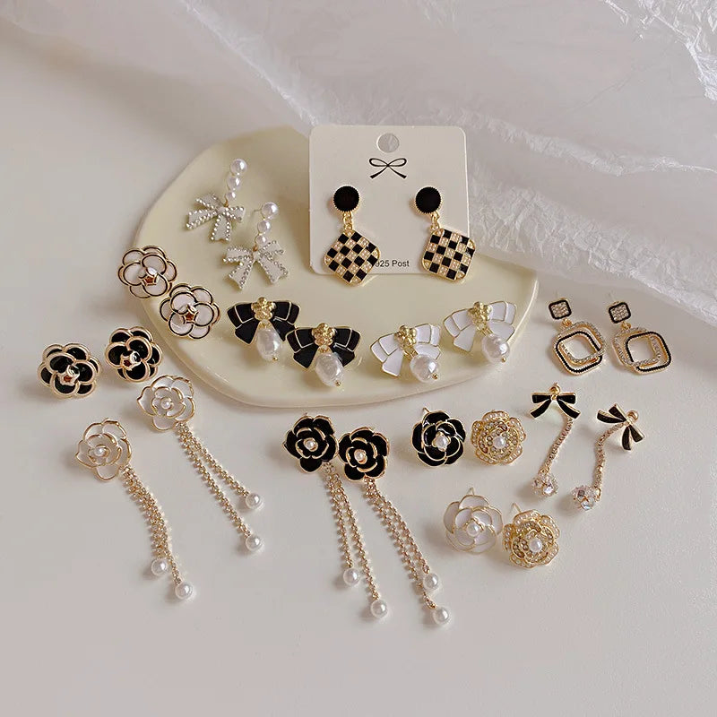 Women earring cc style ladies Vintage Black Camellia Earrings with rhinestone Fashion Earrings with Simple Bowknot Earrings