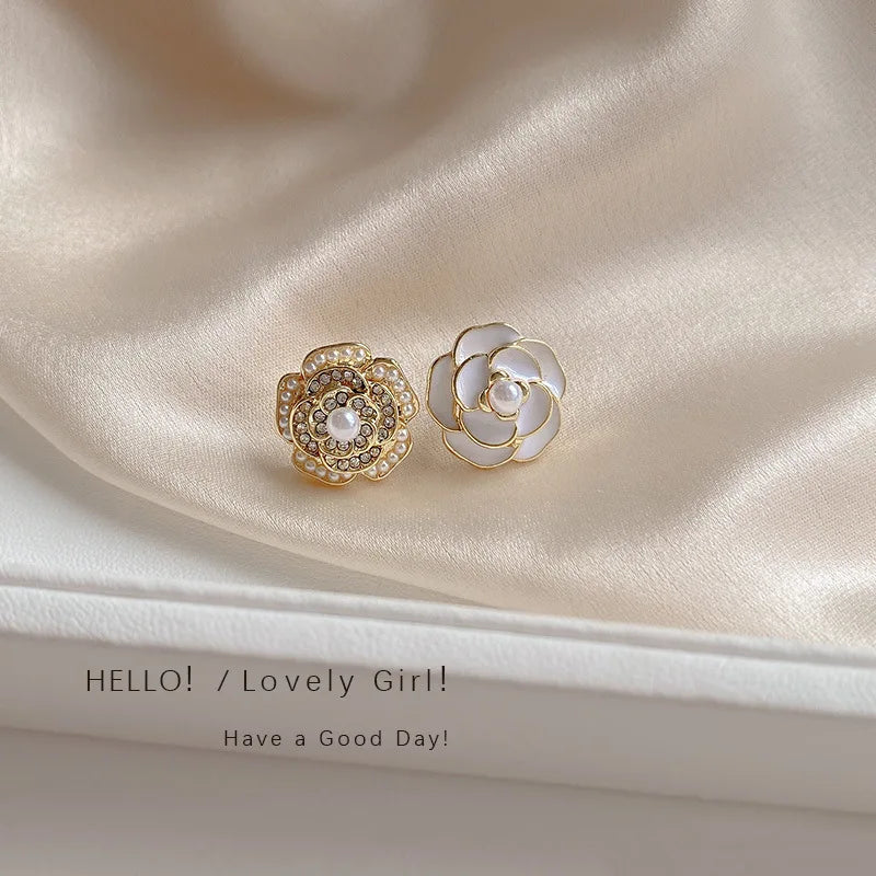 Women earring cc style ladies Vintage Black Camellia Earrings with rhinestone Fashion Earrings with Simple Bowknot Earrings