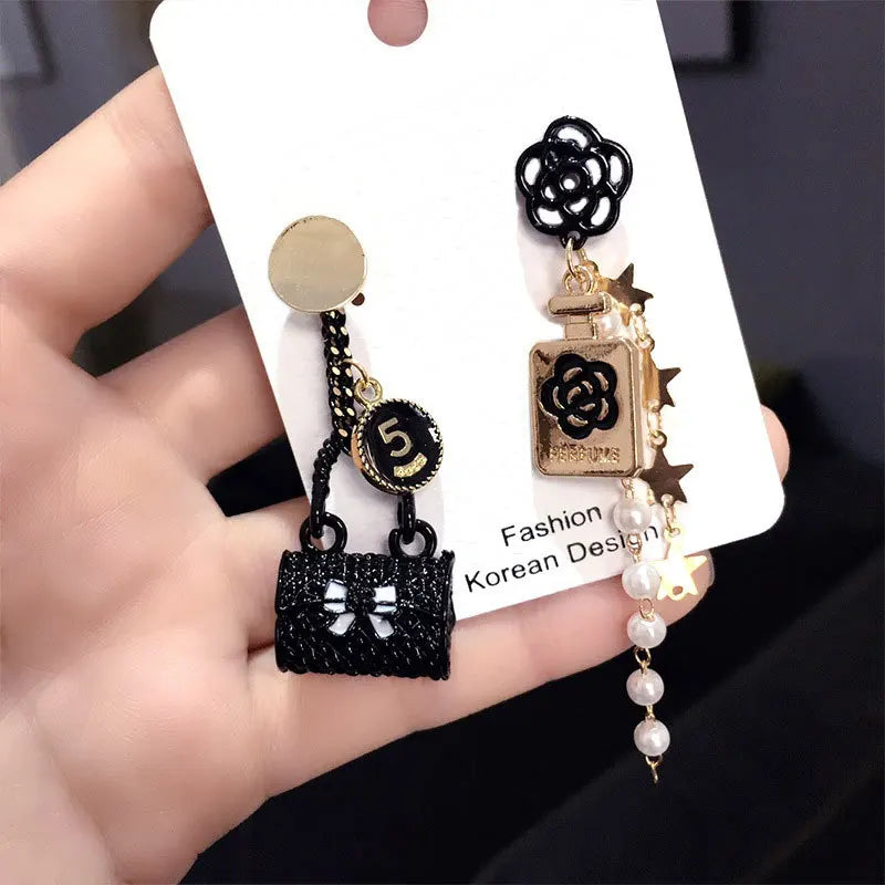 Women earring cc style ladies Vintage Black Camellia Earrings with rhinestone Fashion Earrings with Simple Bowknot Earrings