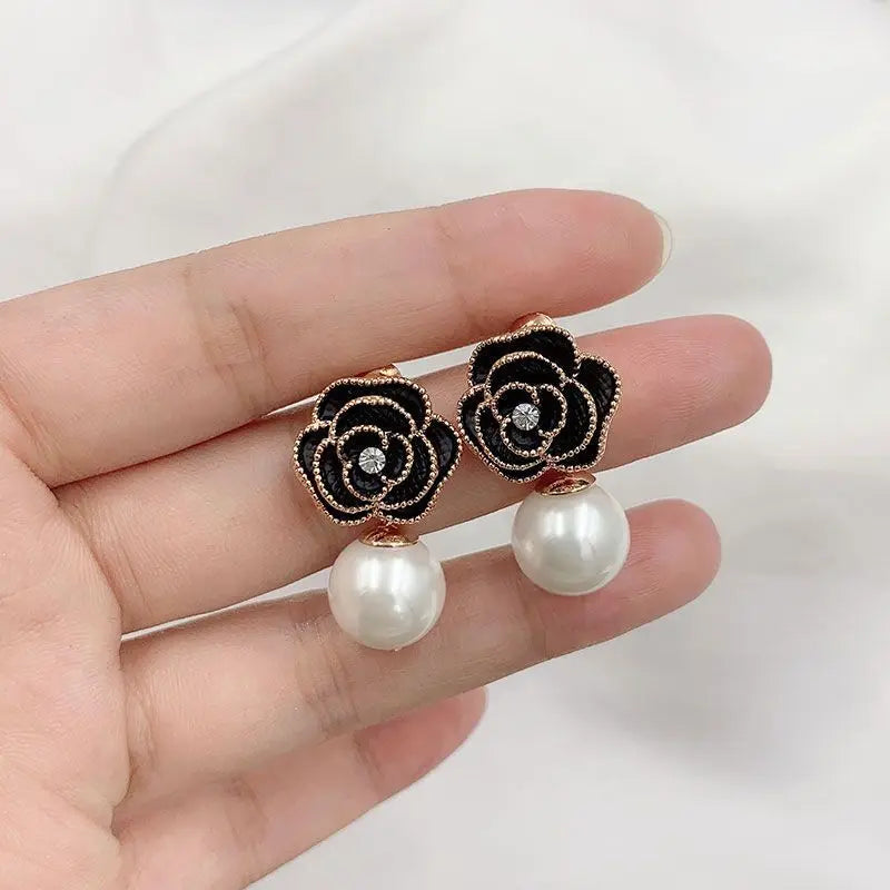 Women earring cc style ladies Vintage Black Camellia Earrings with rhinestone Fashion Earrings with Simple Bowknot Earrings