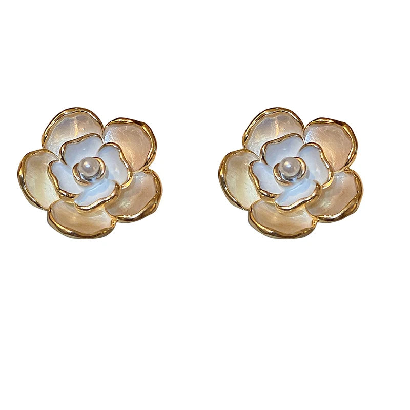 Women earring cc style ladies Vintage Black Camellia Earrings with rhinestone Fashion Earrings with Simple Bowknot Earrings