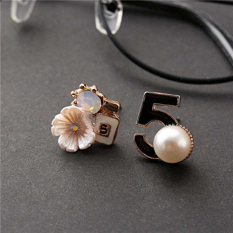 Women earring cc style ladies Vintage Black Camellia Earrings with rhinestone Fashion Earrings with Simple Bowknot Earrings