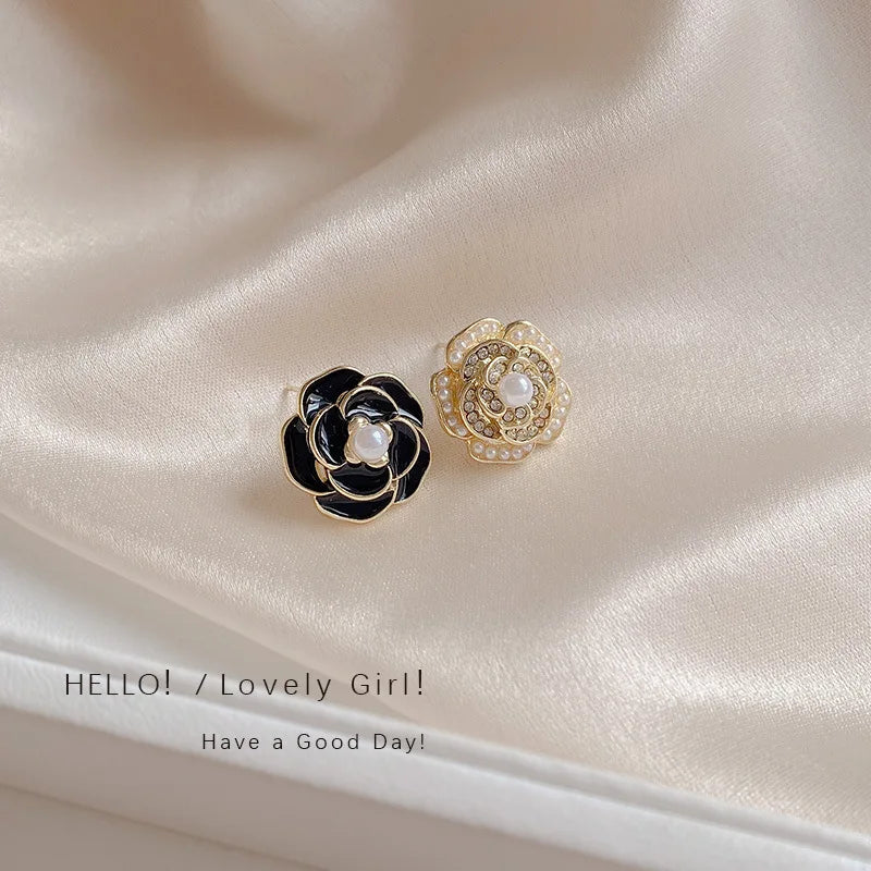 Women earring cc style ladies Vintage Black Camellia Earrings with rhinestone Fashion Earrings with Simple Bowknot Earrings