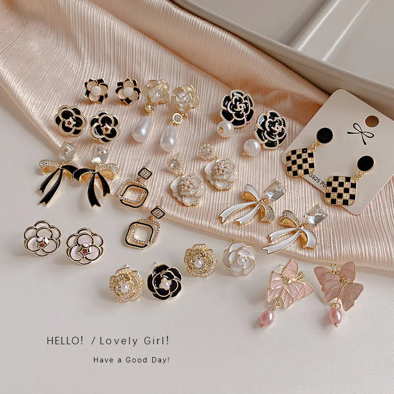 Women earring cc style ladies Vintage Black Camellia Earrings with rhinestone Fashion Earrings with Simple Bowknot Earrings