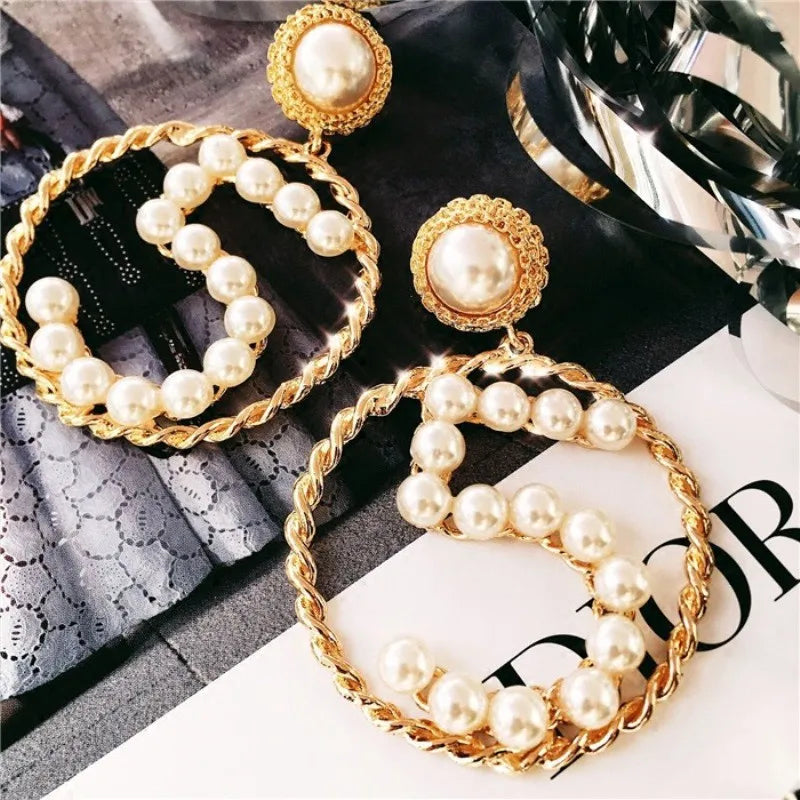 Women earring cc style ladies Vintage Black Camellia Earrings with rhinestone Fashion Earrings with Simple Bowknot Earrings