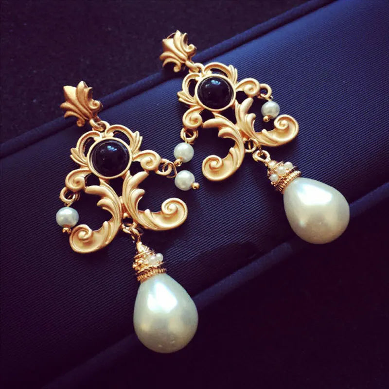 Women earring cc style ladies Vintage Black Camellia Earrings with rhinestone Fashion Earrings with Simple Bowknot Earrings