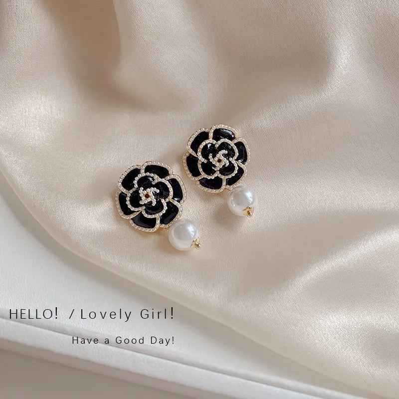Women earring cc style ladies Vintage Black Camellia Earrings with rhinestone Fashion Earrings with Simple Bowknot Earrings