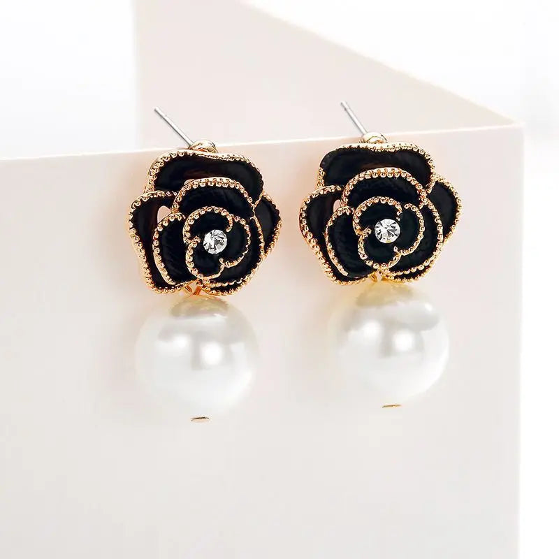 Women earring cc style ladies Vintage Black Camellia Earrings with rhinestone Fashion Earrings with Simple Bowknot Earrings