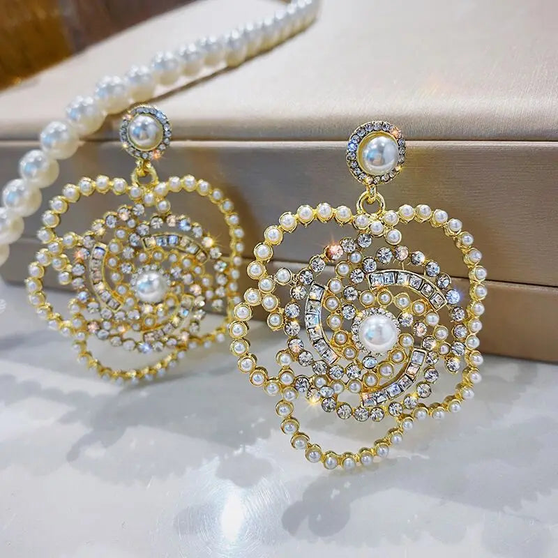 Women earring cc style ladies Vintage Black Camellia Earrings with rhinestone Fashion Earrings with Simple Bowknot Earrings