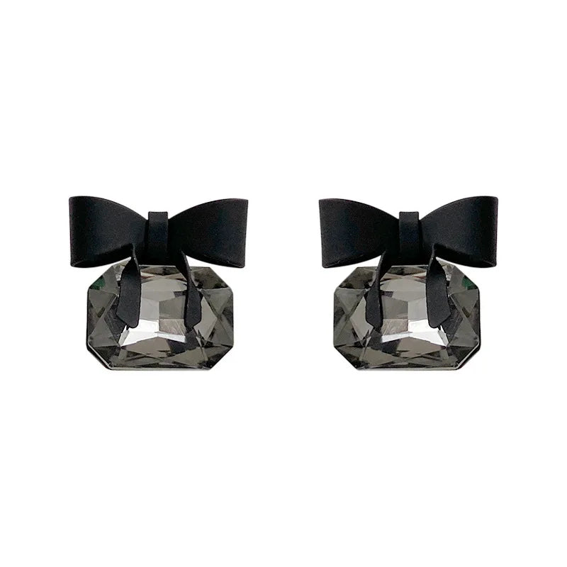 Women earring cc style ladies Vintage Black Camellia Earrings with rhinestone Fashion Earrings with Simple Bowknot Earrings