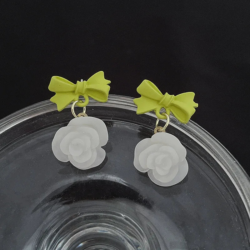 Women earring cc style ladies Vintage Black Camellia Earrings with rhinestone Fashion Earrings with Simple Bowknot Earrings