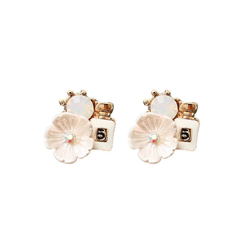 Women earring cc style ladies Vintage Black Camellia Earrings with rhinestone Fashion Earrings with Simple Bowknot Earrings