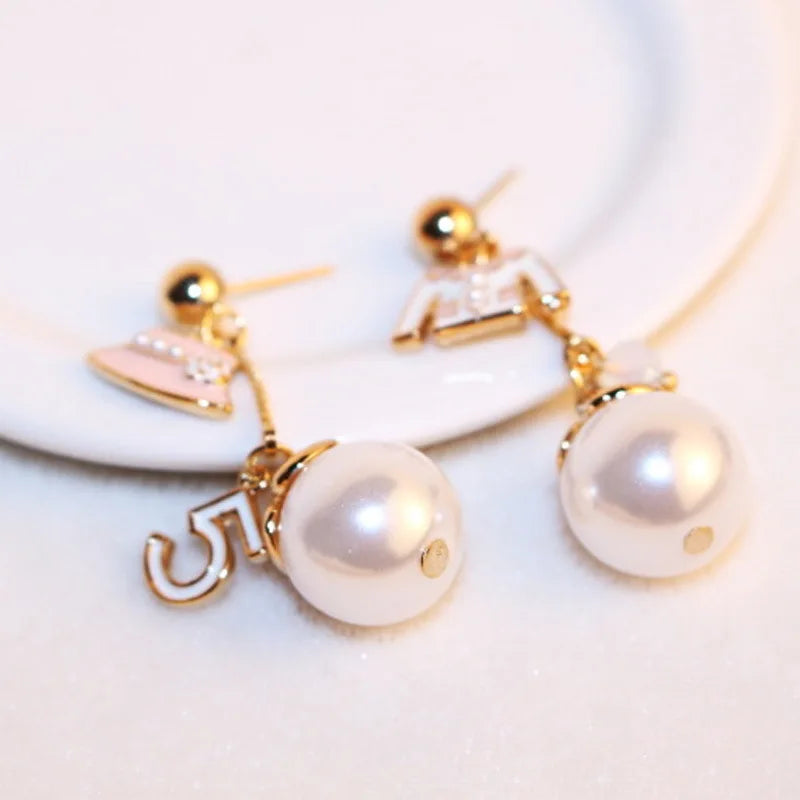 Women earring cc style ladies Vintage Black Camellia Earrings with rhinestone Fashion Earrings with Simple Bowknot Earrings