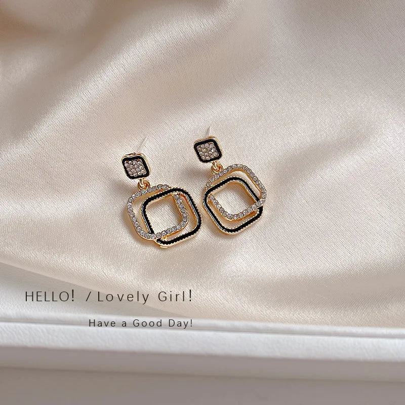 Women earring cc style ladies Vintage Black Camellia Earrings with rhinestone Fashion Earrings with Simple Bowknot Earrings