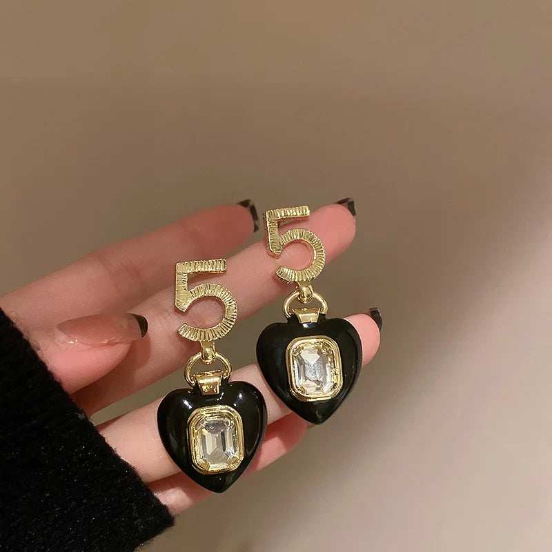 Women earring cc style ladies Vintage Black Camellia Earrings with rhinestone Fashion Earrings with Simple Bowknot Earrings
