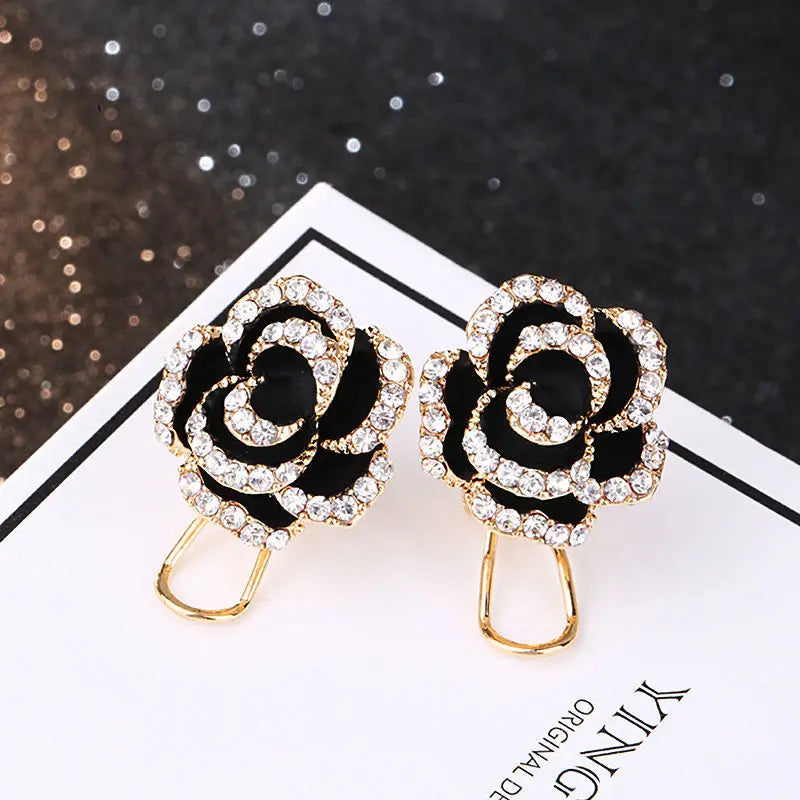 Women earring cc style ladies Vintage Black Camellia Earrings with rhinestone Fashion Earrings with Simple Bowknot Earrings