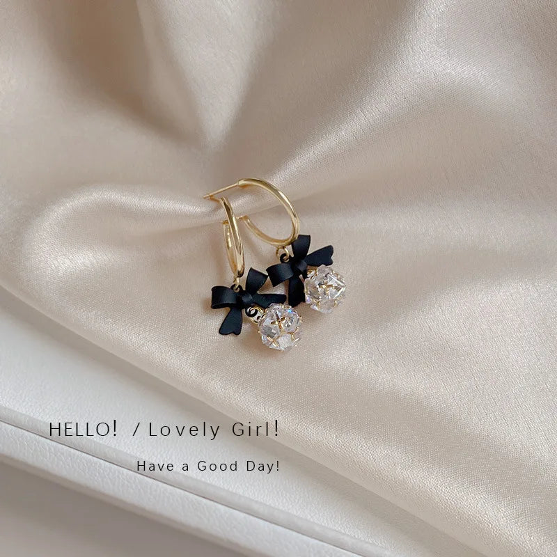 Women earring cc style ladies Vintage Black Camellia Earrings with rhinestone Fashion Earrings with Simple Bowknot Earrings