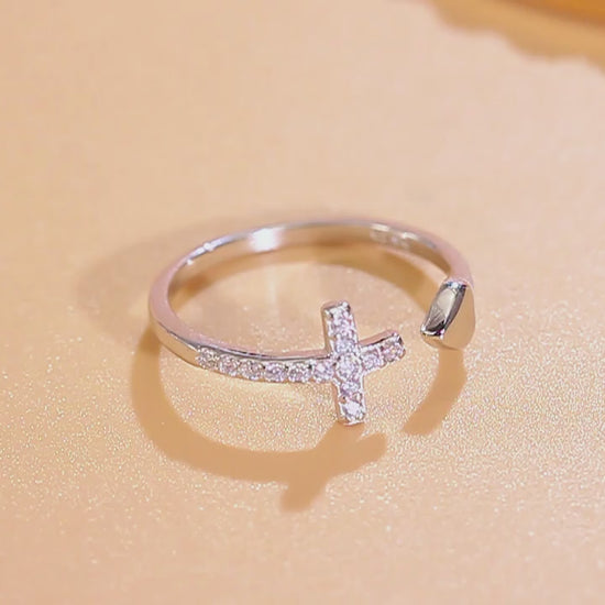 Cross & Heart Thin Ring - product video